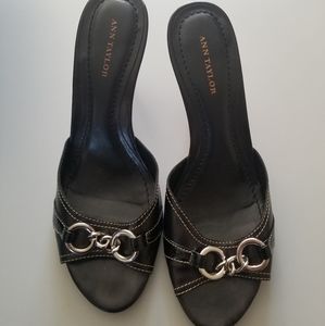 Ann Taylor leather slides with chain, sz 8M